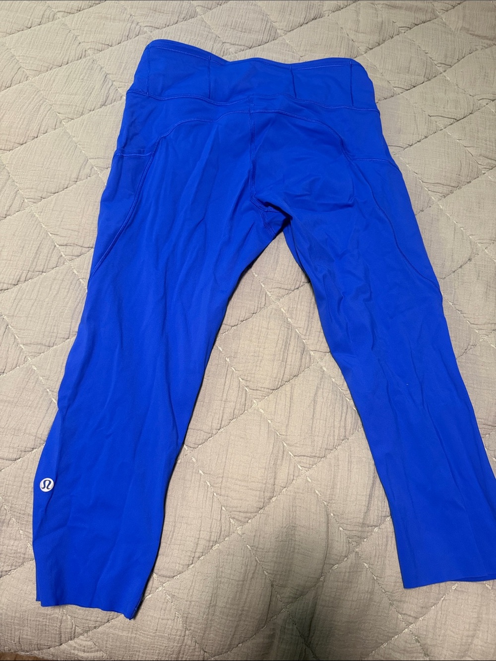 lululemon athletica fast and Free size 8 Bright Blue Cropped Leggings